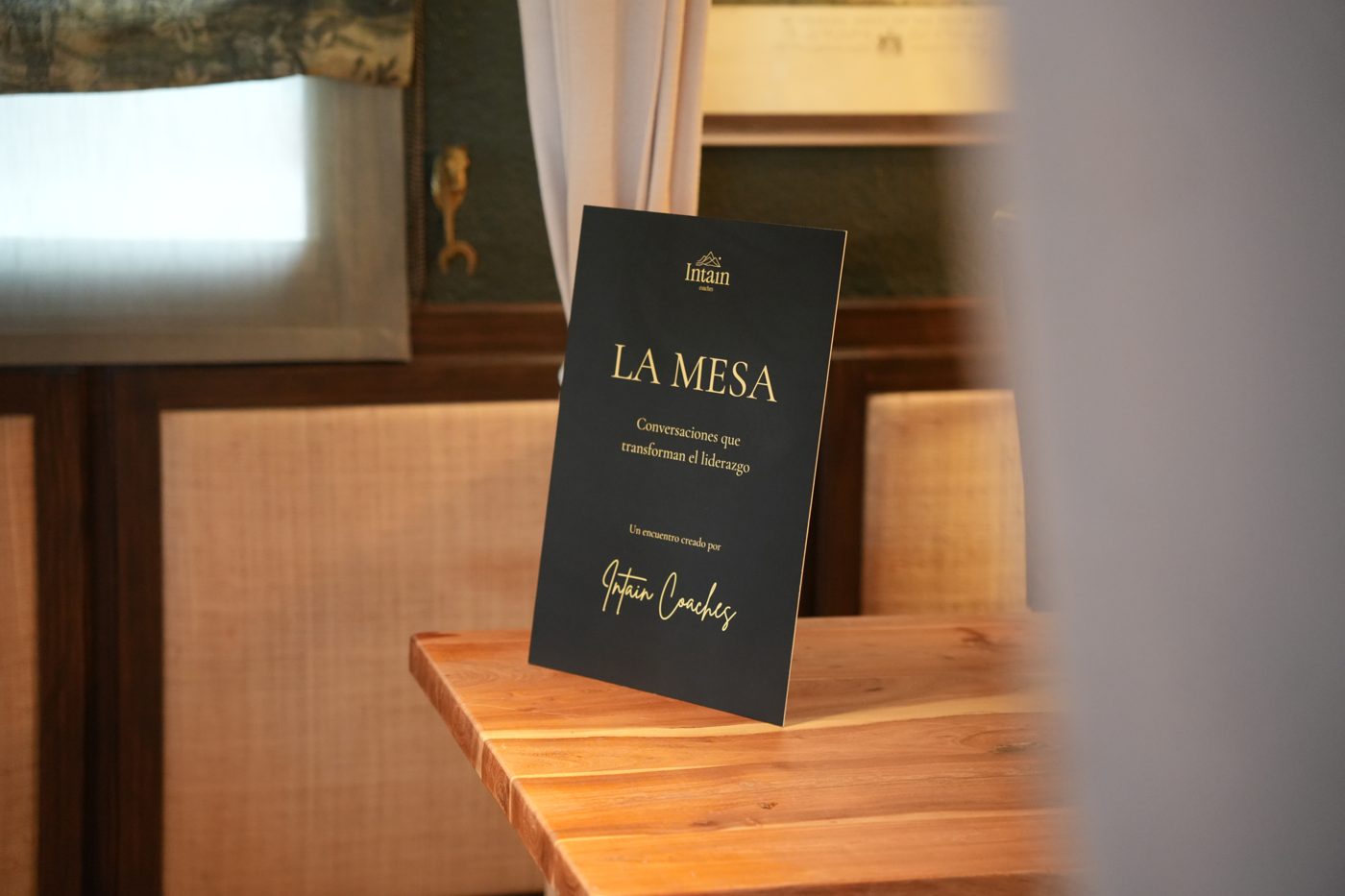 El cartel de La Mesa, conversaciones que transforman el liderazgo